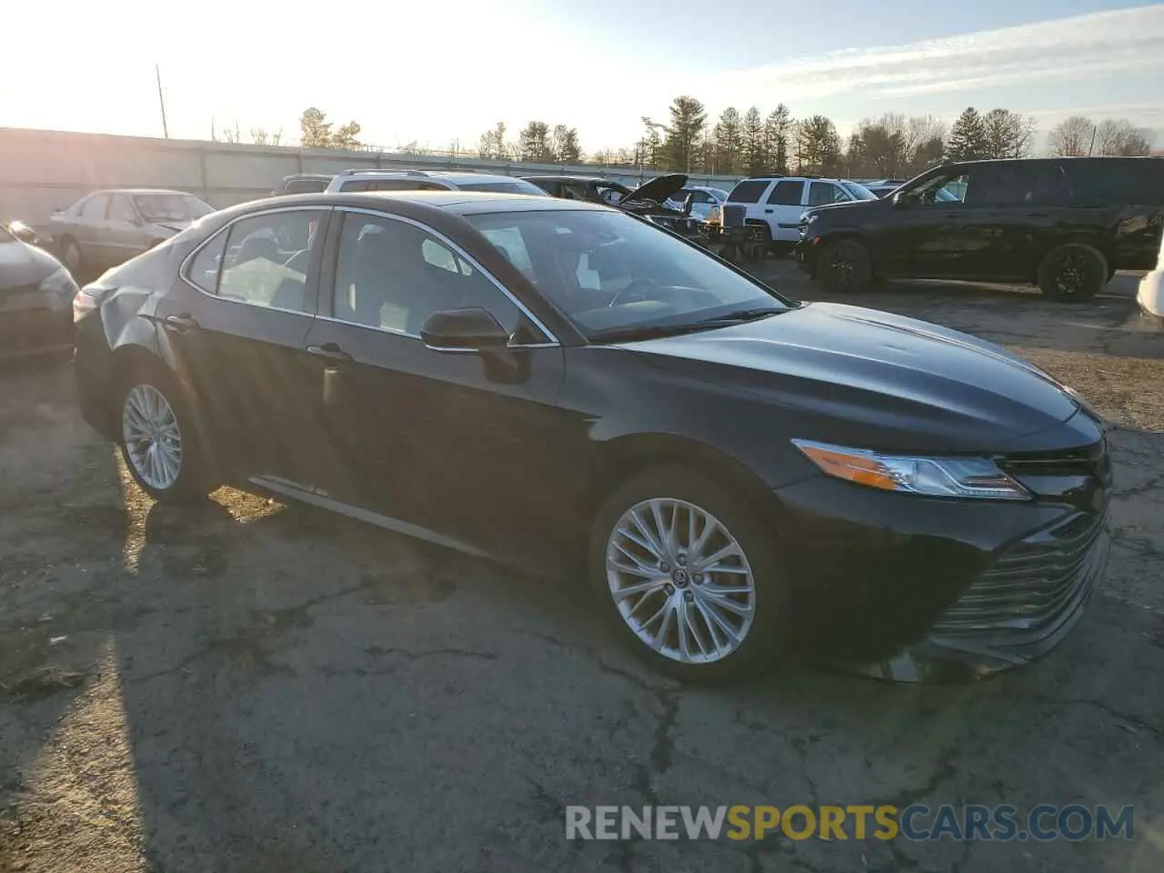 4 fotografías del automóvil dañado 4T1B11HK1KU728774 TOYOTA CAMRY 2019