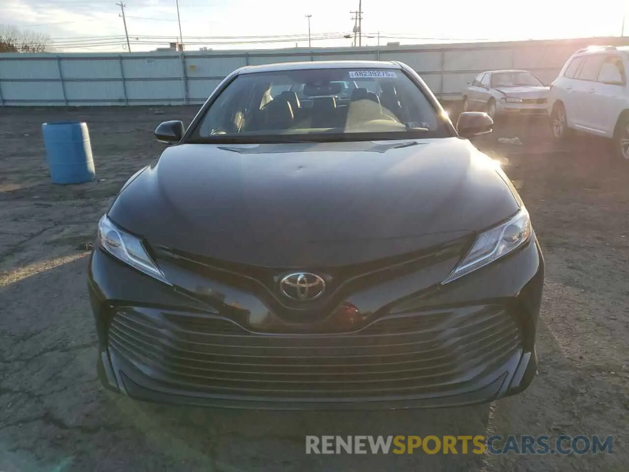 5 fotografías del automóvil dañado 4T1B11HK1KU728774 TOYOTA CAMRY 2019
