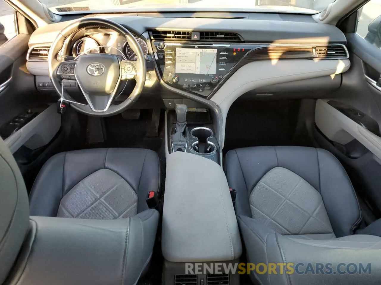 8 fotografías del automóvil dañado 4T1B11HK1KU728774 TOYOTA CAMRY 2019