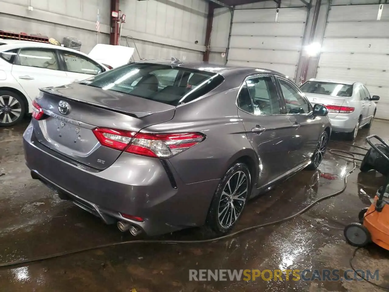3 fotografías del automóvil dañado 4T1B11HK1KU733313 TOYOTA CAMRY 2019