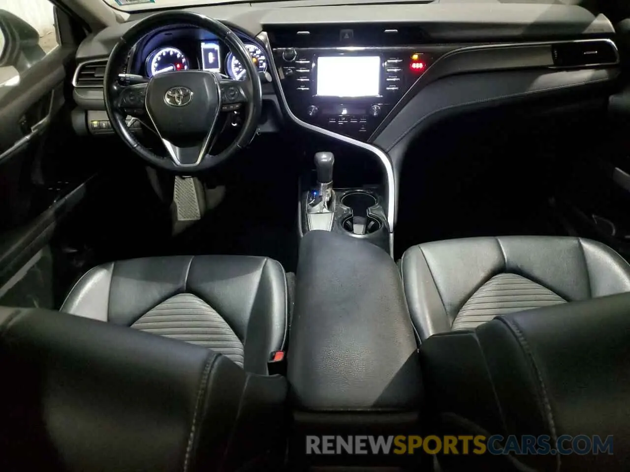8 fotografías del automóvil dañado 4T1B11HK1KU744392 TOYOTA CAMRY 2019