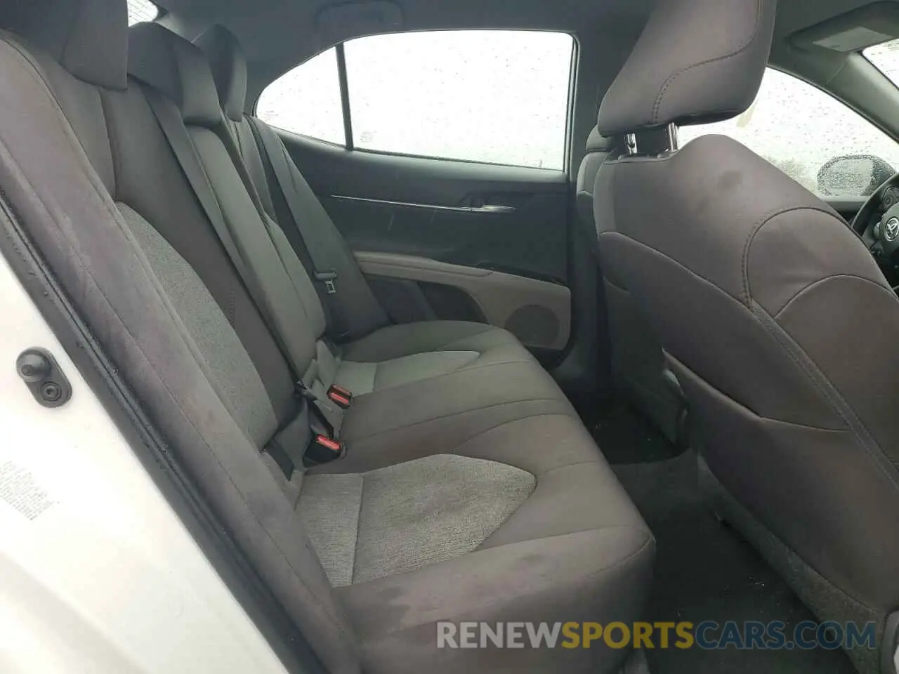 11 fotografías del automóvil dañado 4T1B11HK1KU747017 TOYOTA CAMRY 2019