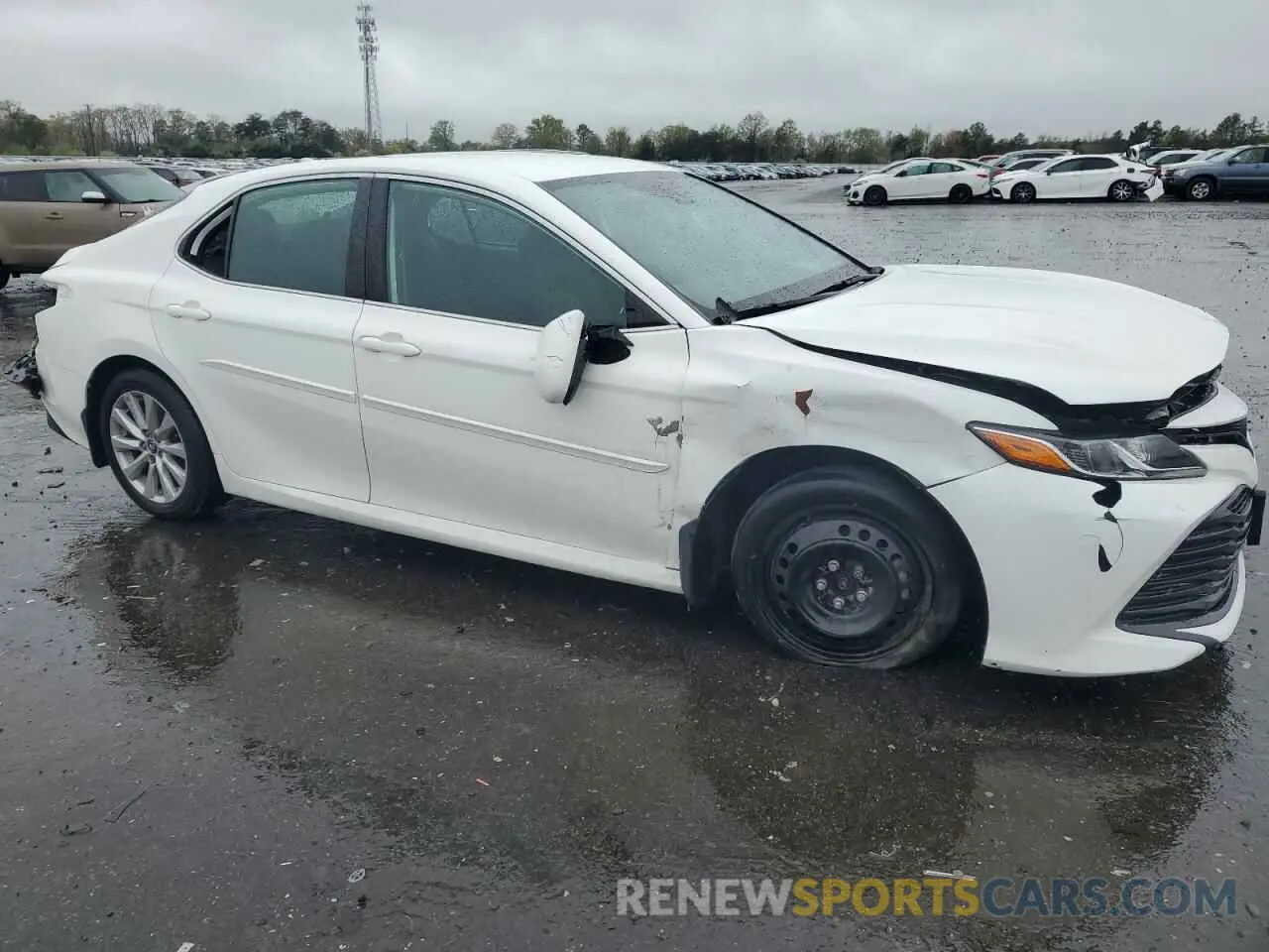 4 fotografías del automóvil dañado 4T1B11HK1KU747017 TOYOTA CAMRY 2019