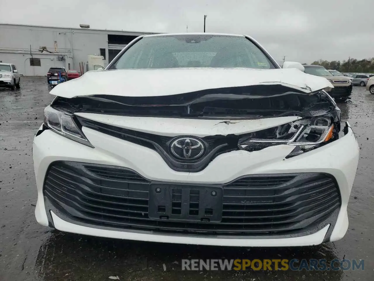 5 fotografías del automóvil dañado 4T1B11HK1KU747017 TOYOTA CAMRY 2019