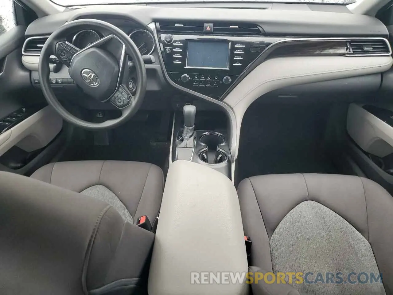 8 fotografías del automóvil dañado 4T1B11HK1KU747017 TOYOTA CAMRY 2019
