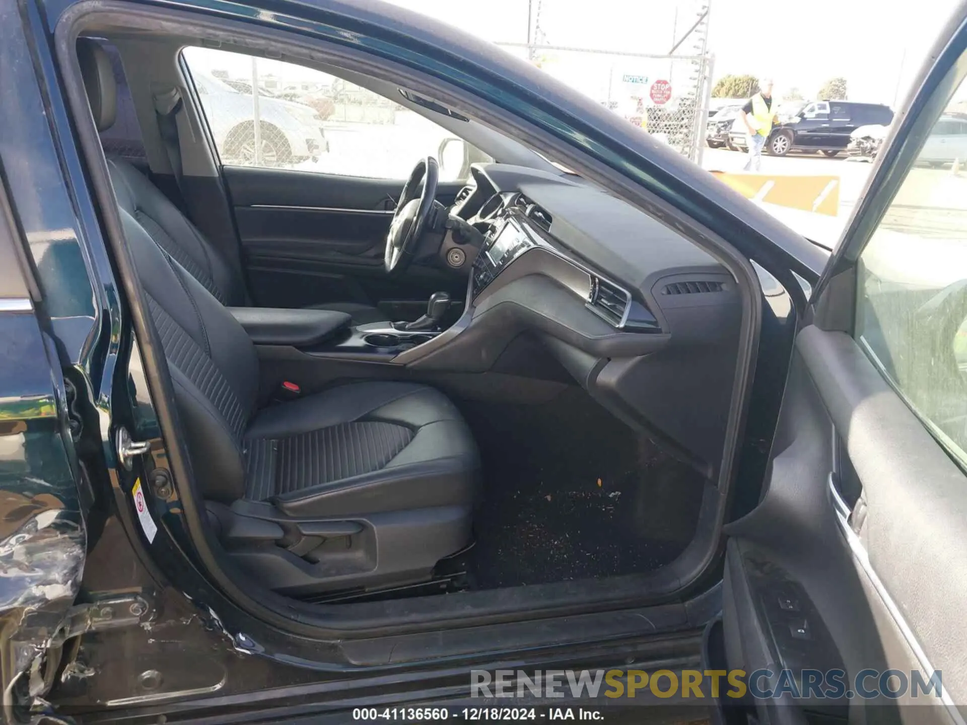 5 fotografías del automóvil dañado 4T1B11HK1KU750922 TOYOTA CAMRY 2019