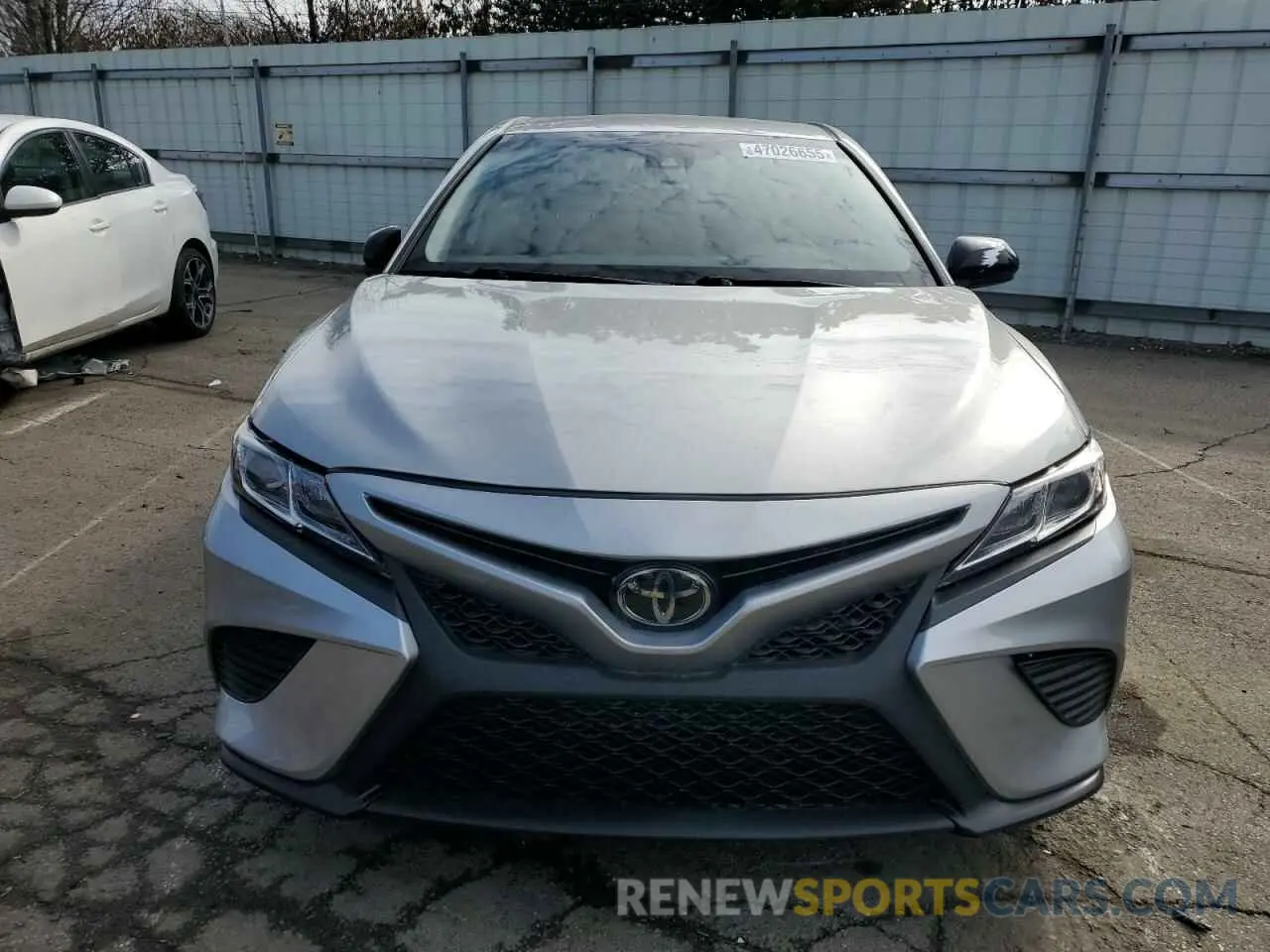 5 fotografías del automóvil dañado 4T1B11HK1KU754906 TOYOTA CAMRY 2019