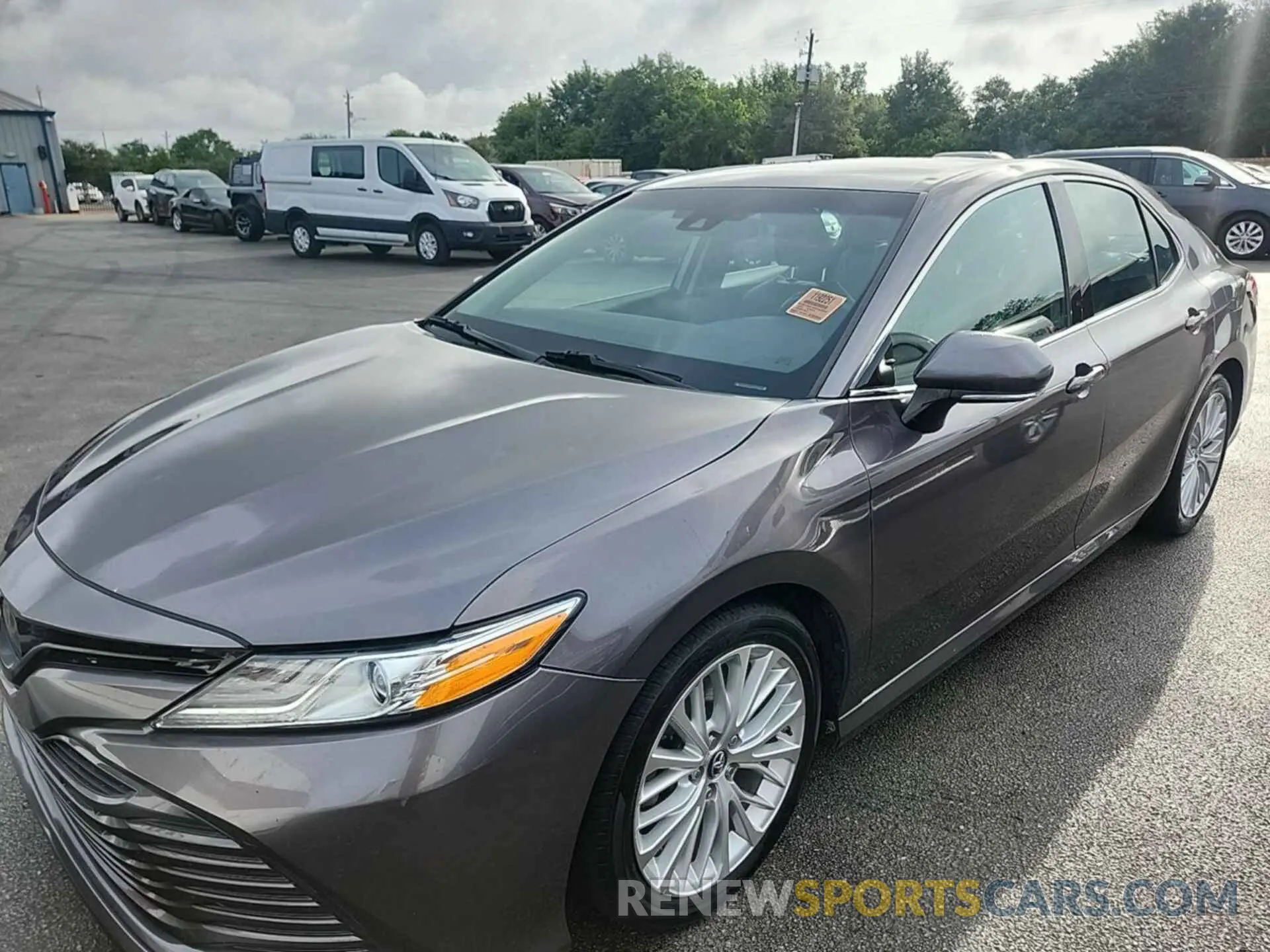 12 fotografías del automóvil dañado 4T1B11HK1KU762097 TOYOTA CAMRY 2019