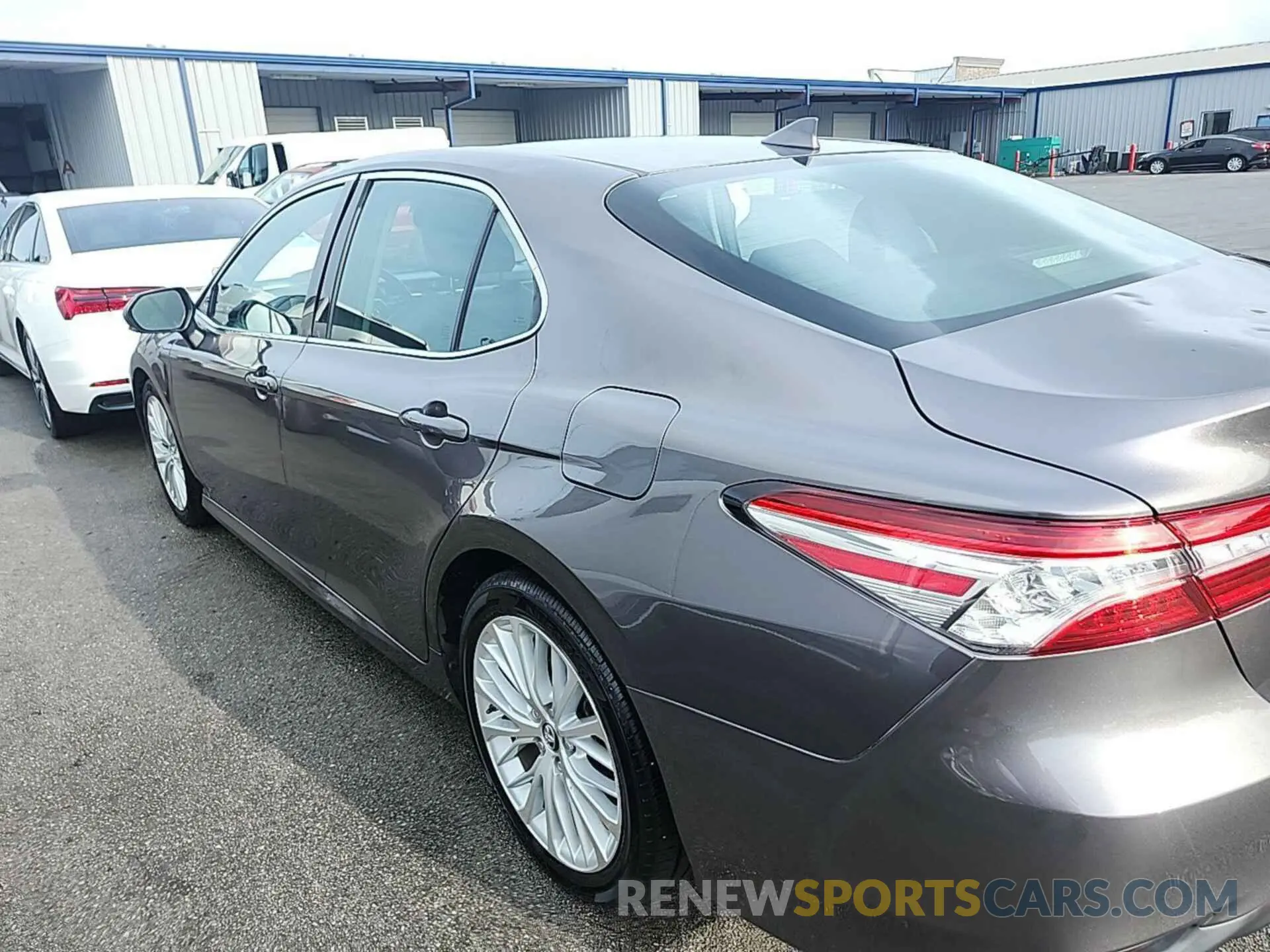 19 fotografías del automóvil dañado 4T1B11HK1KU762097 TOYOTA CAMRY 2019