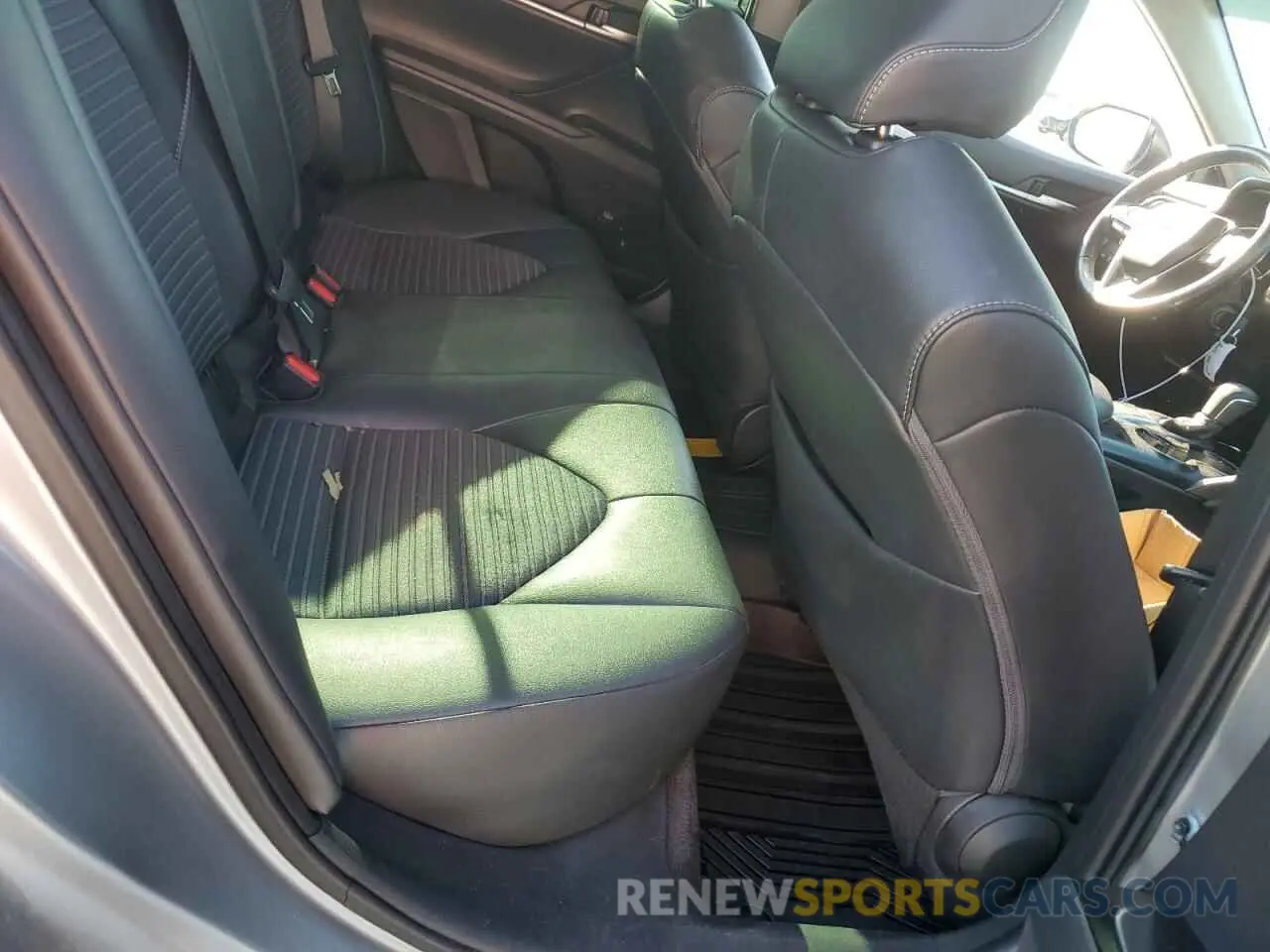 10 fotografías del automóvil dañado 4T1B11HK1KU766926 TOYOTA CAMRY 2019