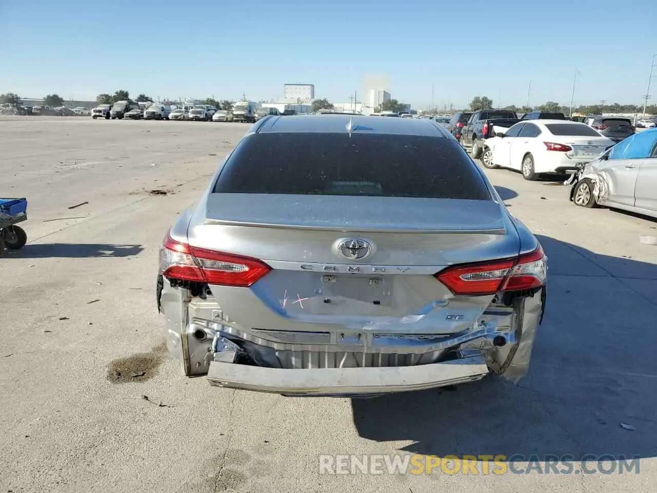 6 fotografías del automóvil dañado 4T1B11HK1KU766926 TOYOTA CAMRY 2019