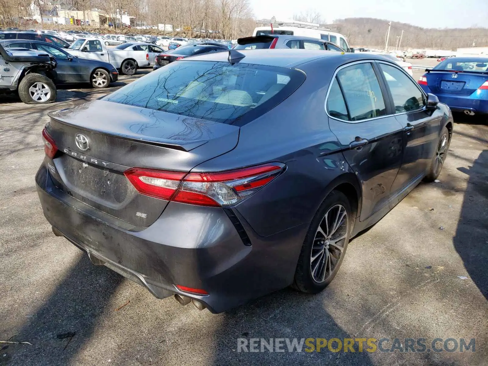 4 fotografías del automóvil dañado 4T1B11HK1KU768241 TOYOTA CAMRY 2019