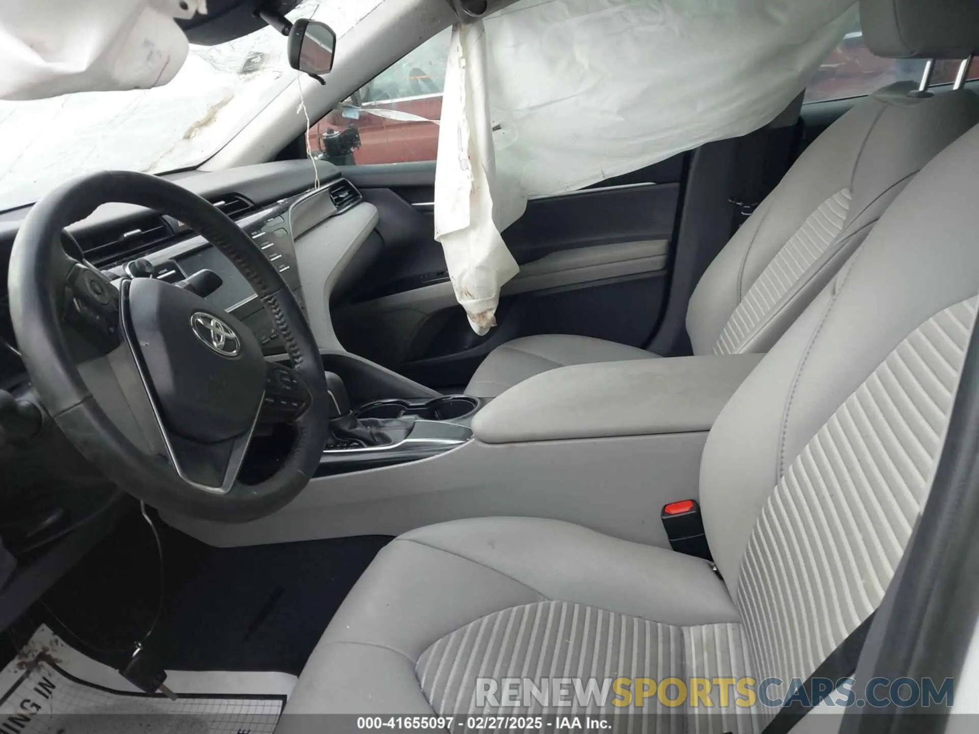 5 fotografías del automóvil dañado 4T1B11HK1KU770538 TOYOTA CAMRY 2019