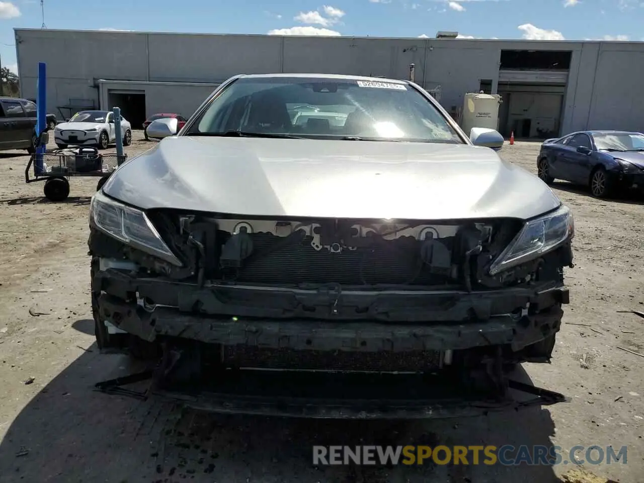 5 fotografías del automóvil dañado 4T1B11HK1KU775223 TOYOTA CAMRY 2019