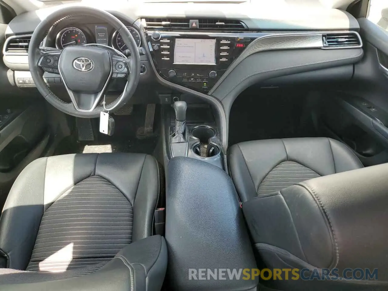 8 fotografías del automóvil dañado 4T1B11HK1KU775223 TOYOTA CAMRY 2019
