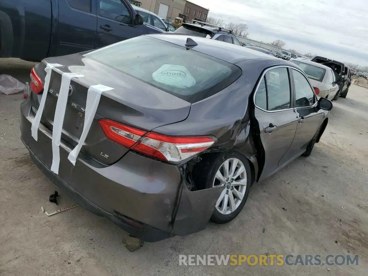 3 fotografías del automóvil dañado 4T1B11HK1KU779465 TOYOTA CAMRY 2019