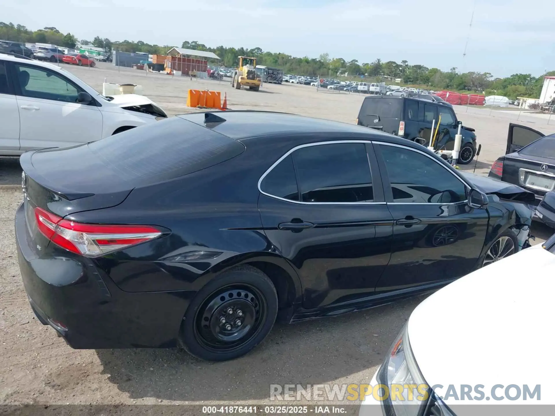 14 fotografías del automóvil dañado 4T1B11HK1KU795035 TOYOTA CAMRY 2019