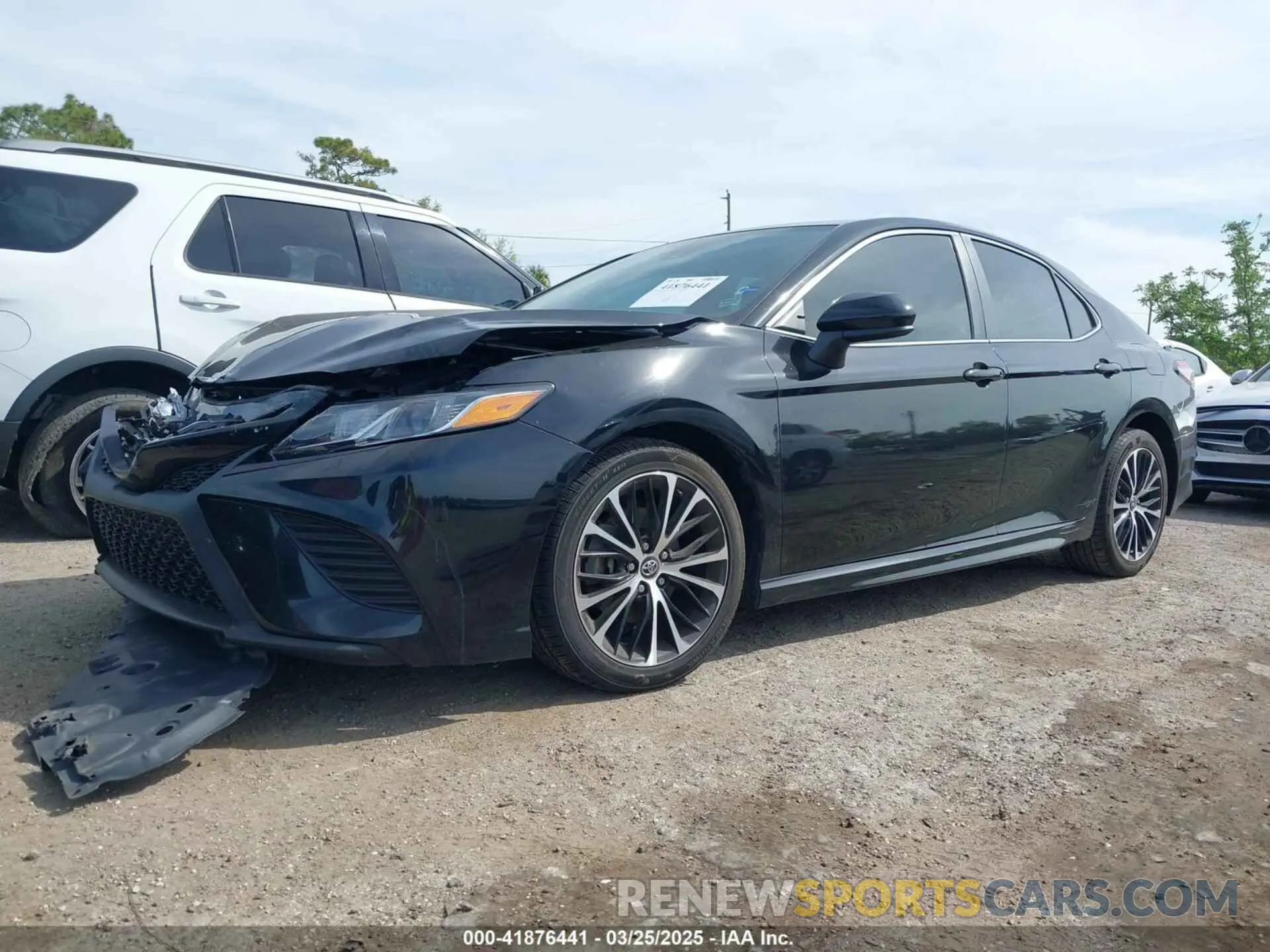 2 fotografías del automóvil dañado 4T1B11HK1KU795035 TOYOTA CAMRY 2019