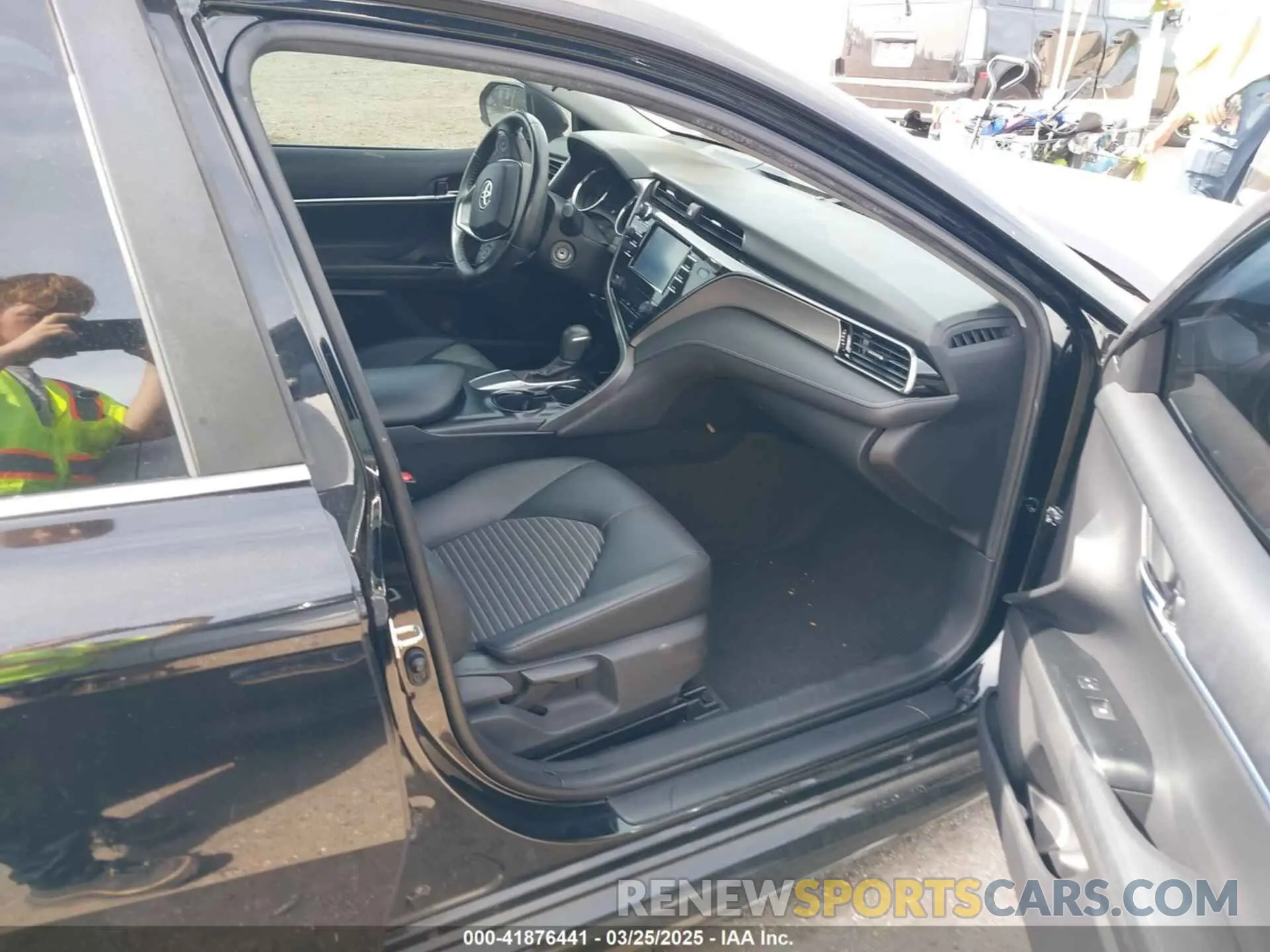 5 fotografías del automóvil dañado 4T1B11HK1KU795035 TOYOTA CAMRY 2019