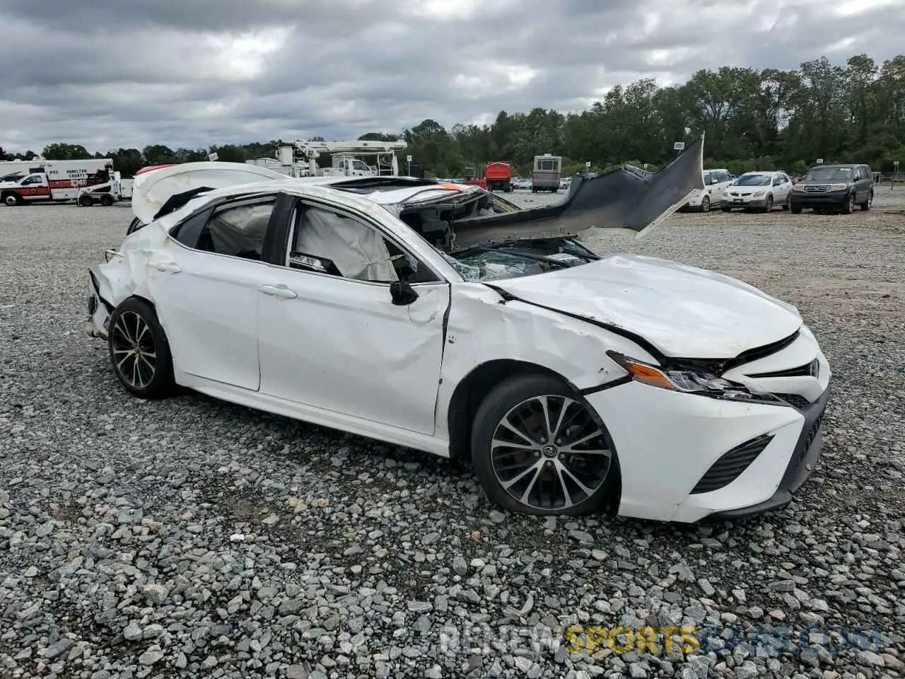 4 fotografías del automóvil dañado 4T1B11HK1KU796380 TOYOTA CAMRY 2019