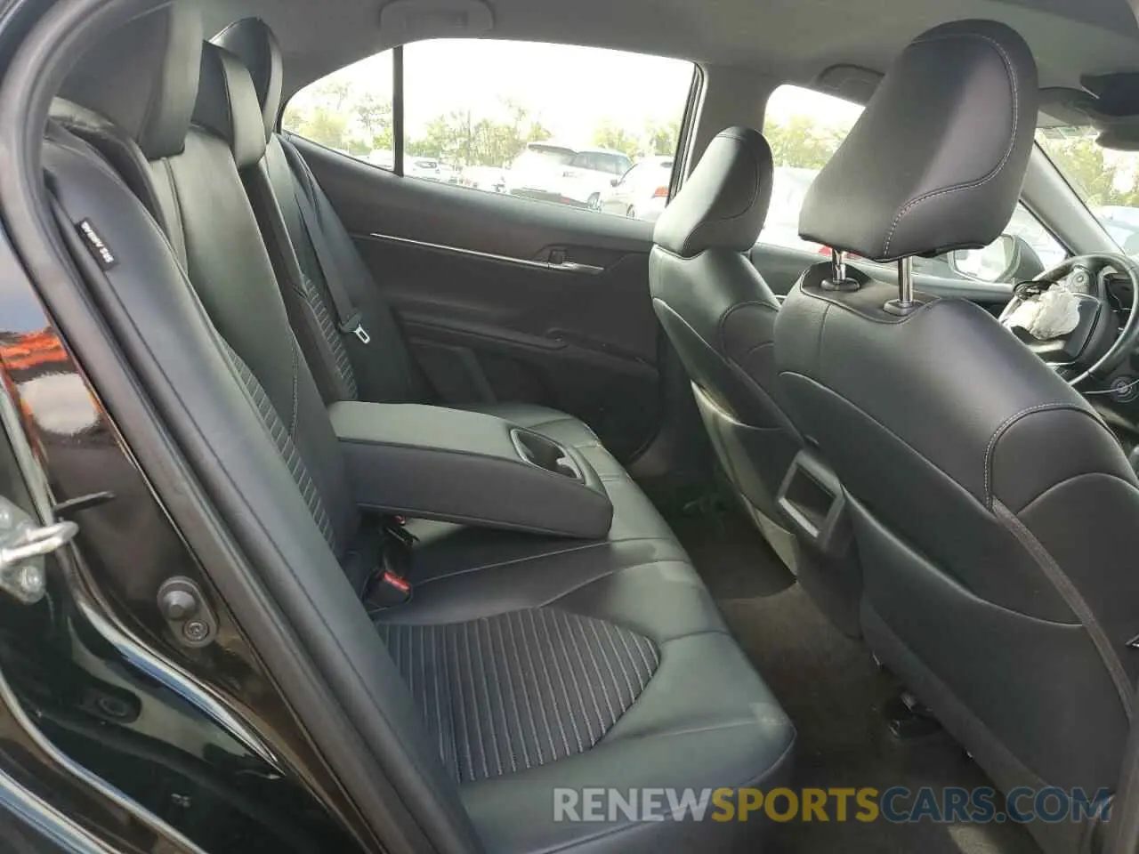 10 fotografías del automóvil dañado 4T1B11HK1KU796976 TOYOTA CAMRY 2019