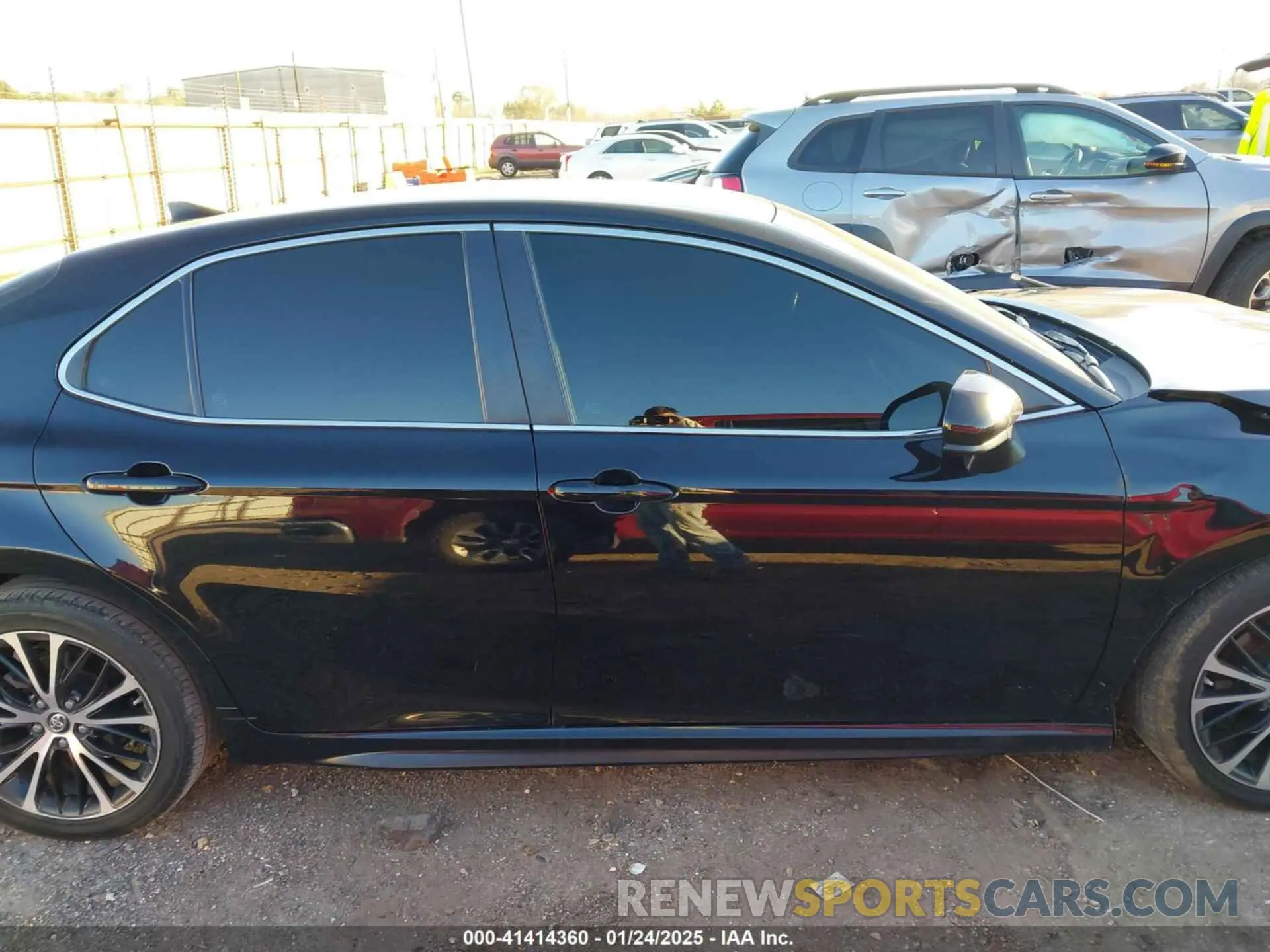 13 fotografías del automóvil dañado 4T1B11HK1KU807605 TOYOTA CAMRY 2019