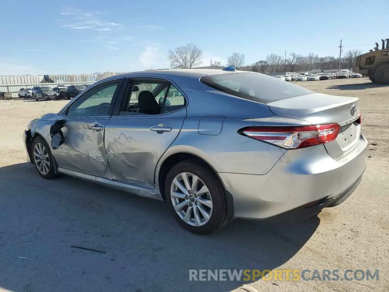 2 fotografías del automóvil dañado 4T1B11HK1KU809452 TOYOTA CAMRY 2019