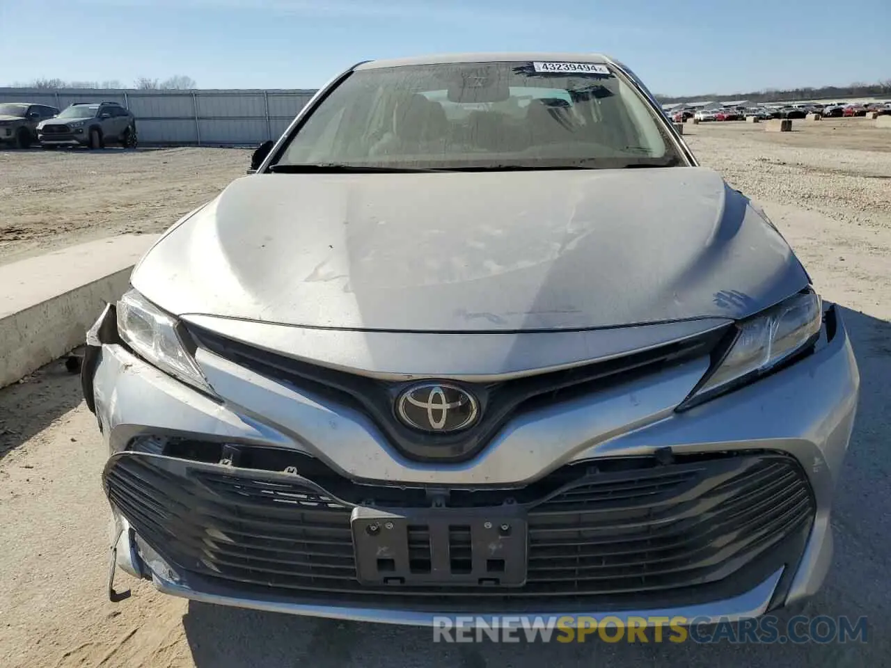 5 fotografías del automóvil dañado 4T1B11HK1KU809452 TOYOTA CAMRY 2019
