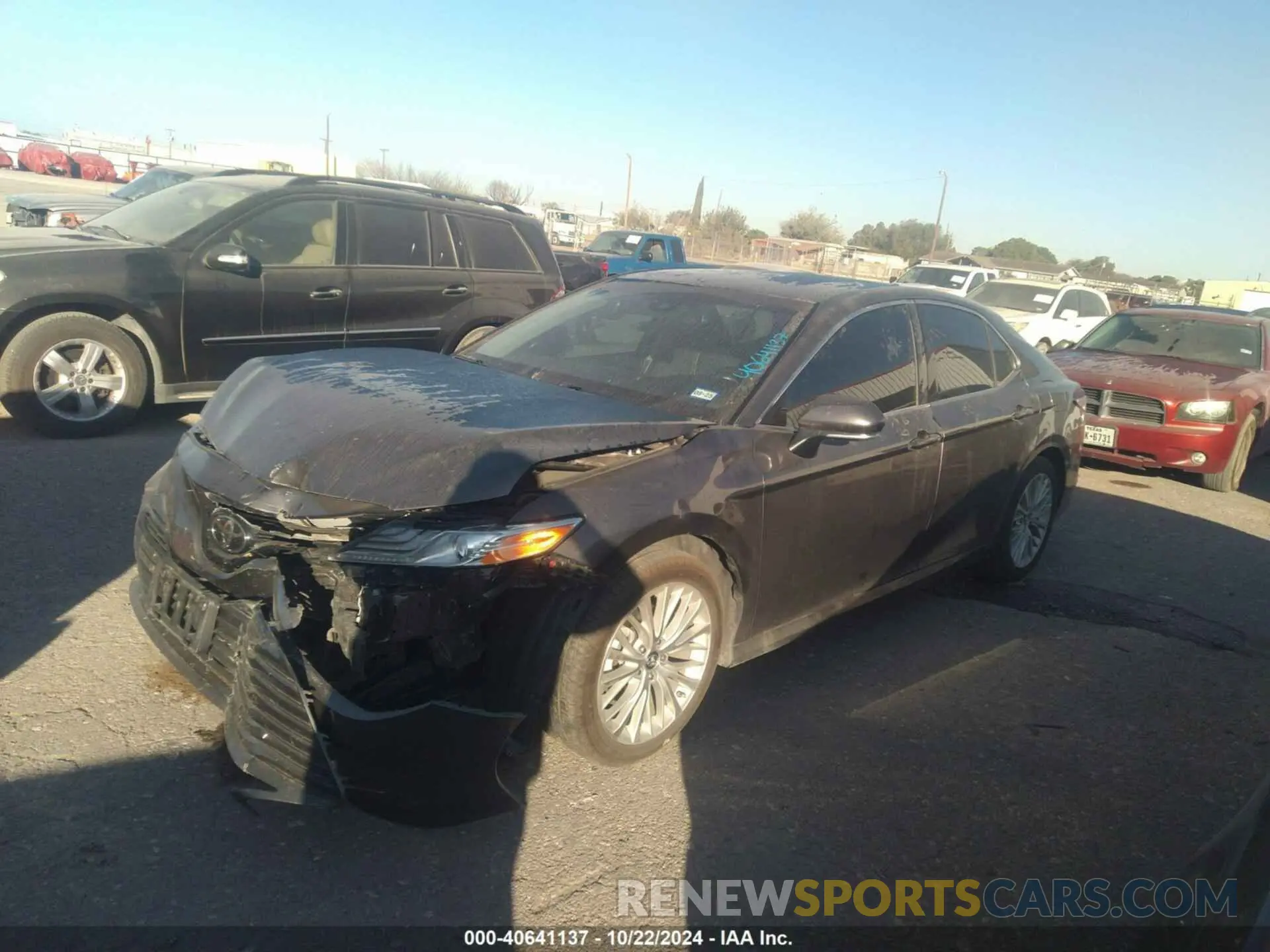 2 fotografías del automóvil dañado 4T1B11HK1KU809709 TOYOTA CAMRY 2019