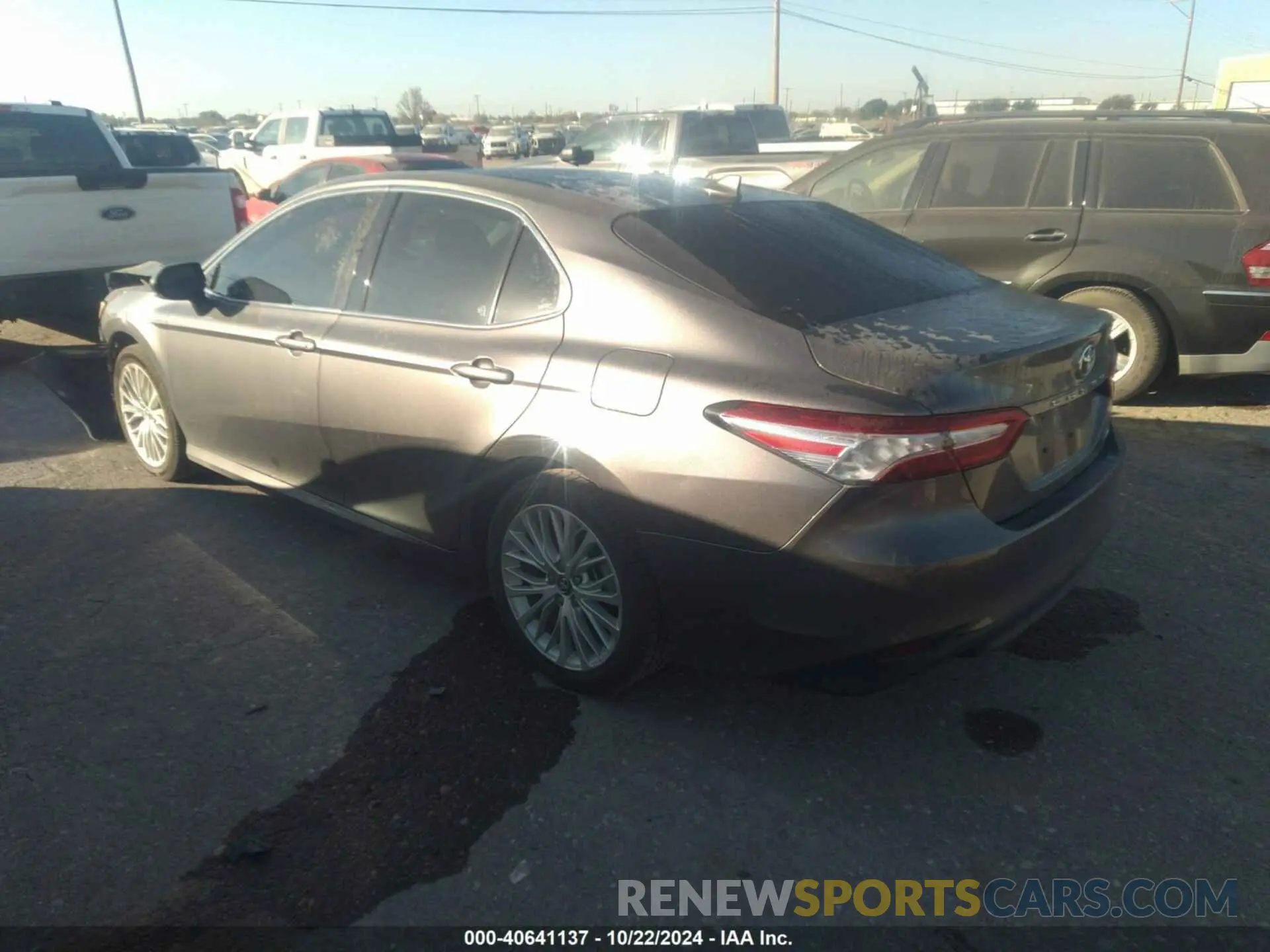 3 fotografías del automóvil dañado 4T1B11HK1KU809709 TOYOTA CAMRY 2019