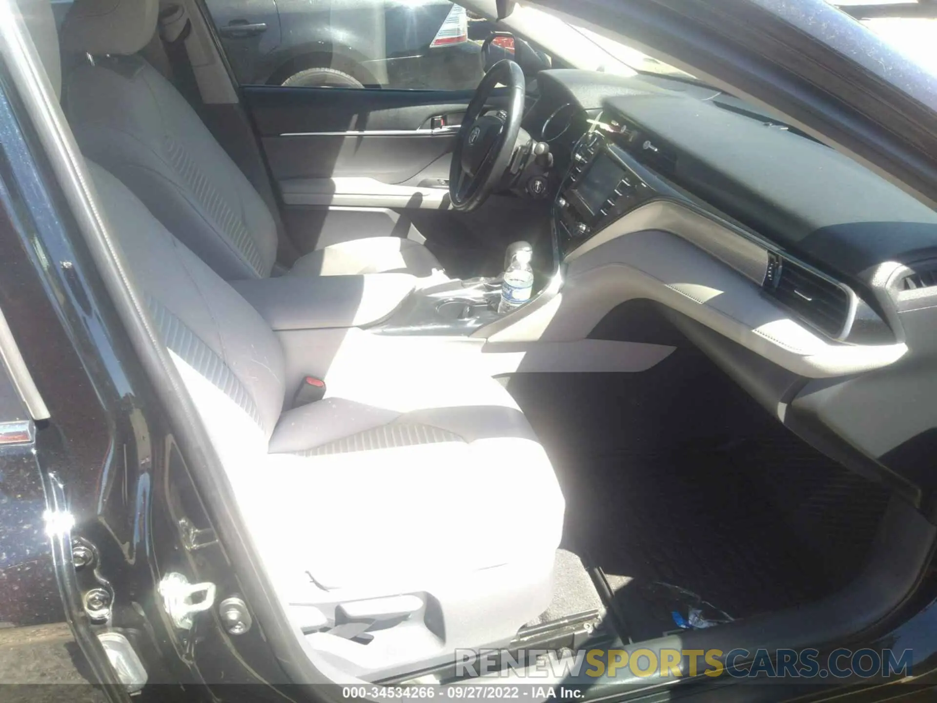 5 fotografías del automóvil dañado 4T1B11HK1KU812366 TOYOTA CAMRY 2019