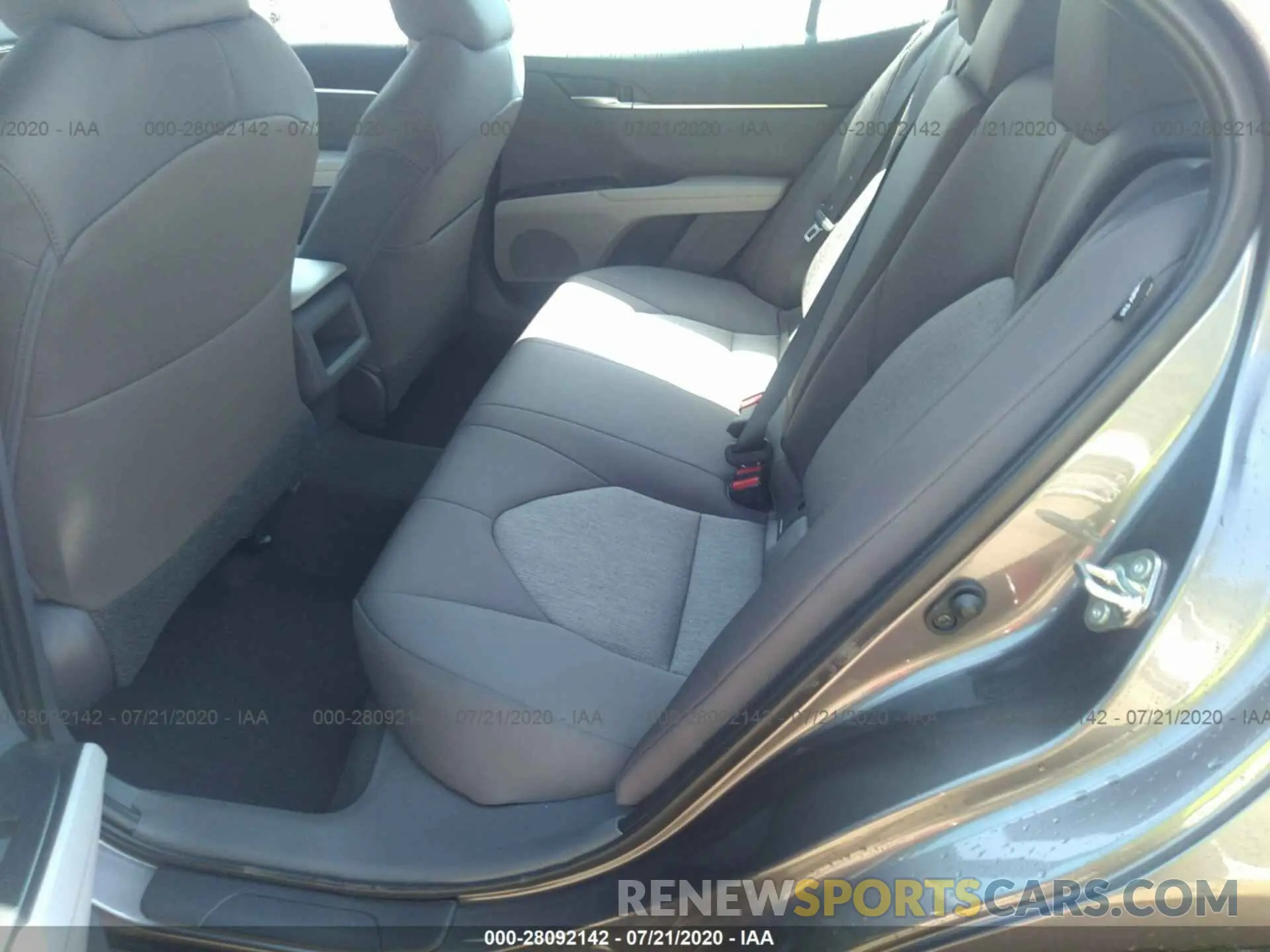 8 fotografías del automóvil dañado 4T1B11HK1KU812531 TOYOTA CAMRY 2019