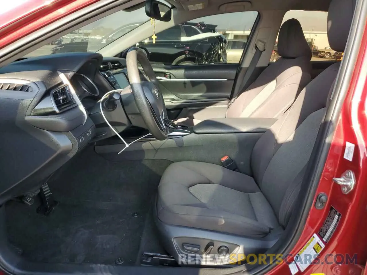 7 fotografías del automóvil dañado 4T1B11HK1KU818975 TOYOTA CAMRY 2019