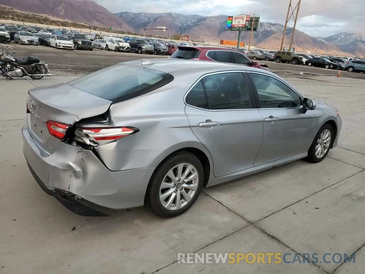 3 fotografías del automóvil dañado 4T1B11HK1KU826025 TOYOTA CAMRY 2019