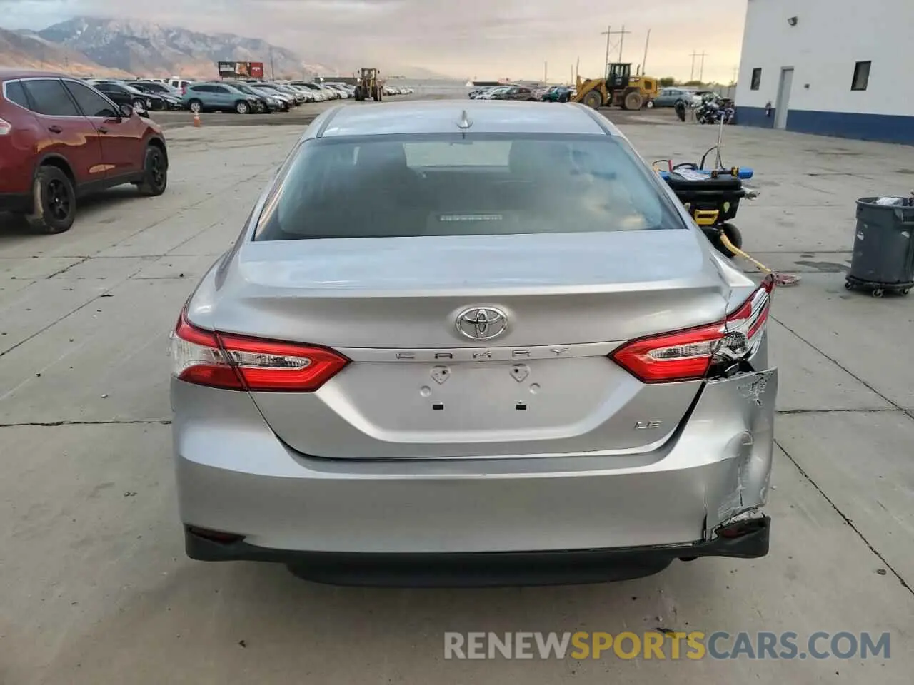 6 fotografías del automóvil dañado 4T1B11HK1KU826025 TOYOTA CAMRY 2019