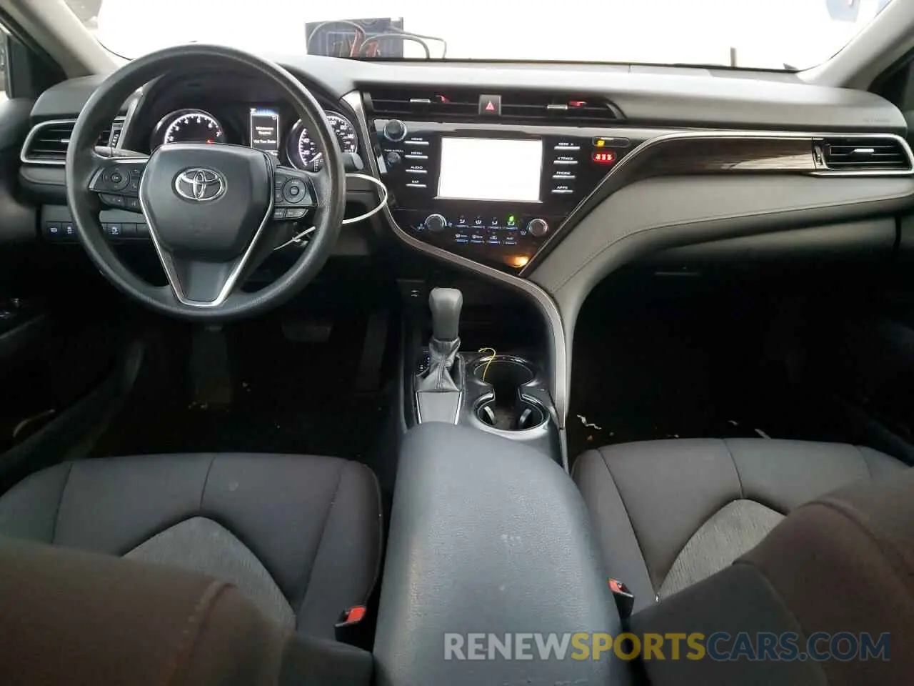 8 fotografías del automóvil dañado 4T1B11HK1KU826025 TOYOTA CAMRY 2019