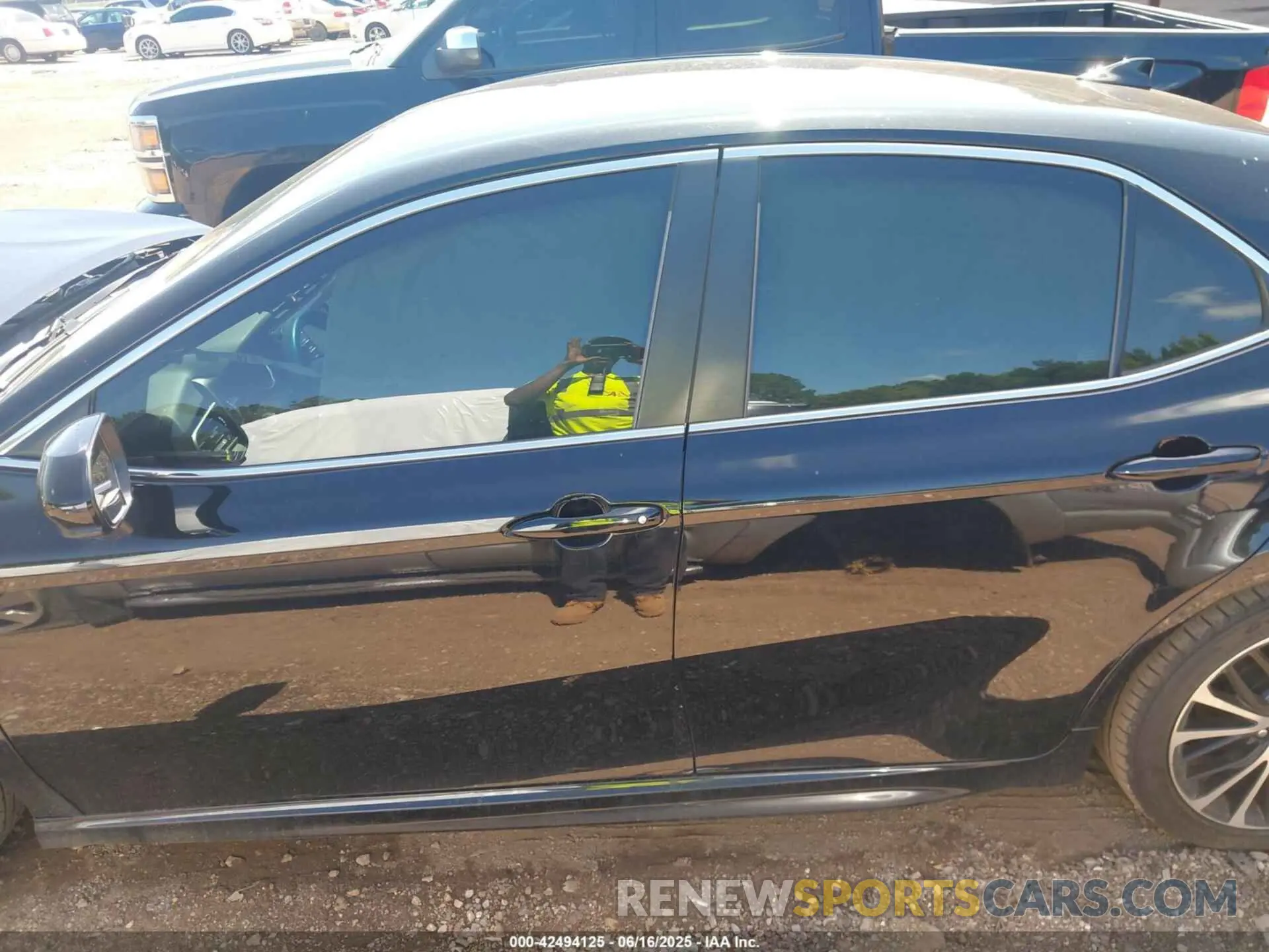 14 fotografías del automóvil dañado 4T1B11HK1KU827434 TOYOTA CAMRY 2019