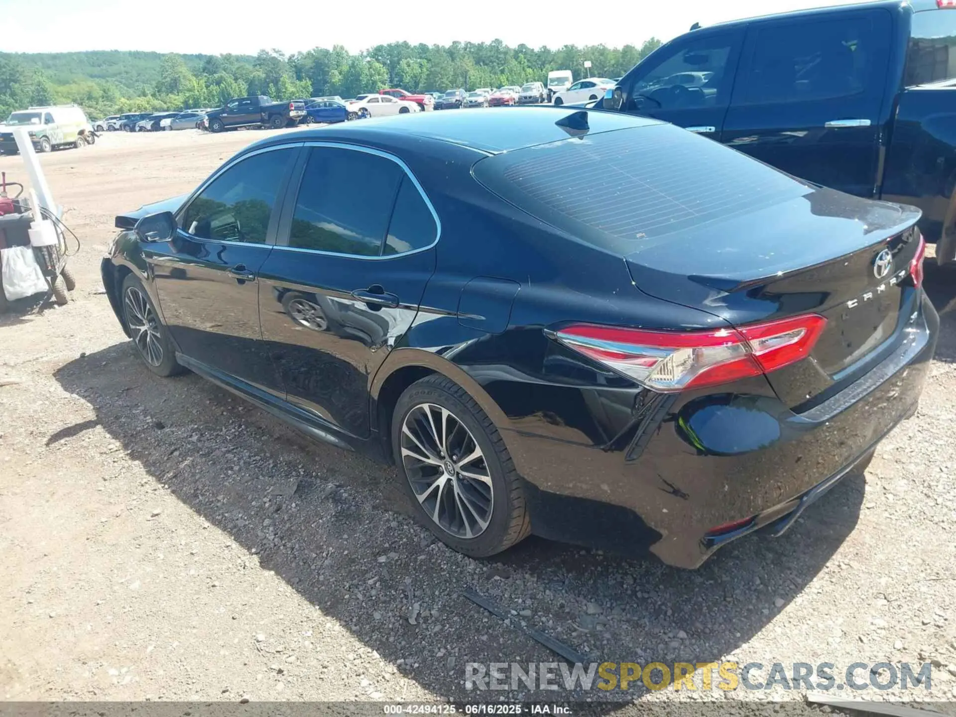 3 fotografías del automóvil dañado 4T1B11HK1KU827434 TOYOTA CAMRY 2019
