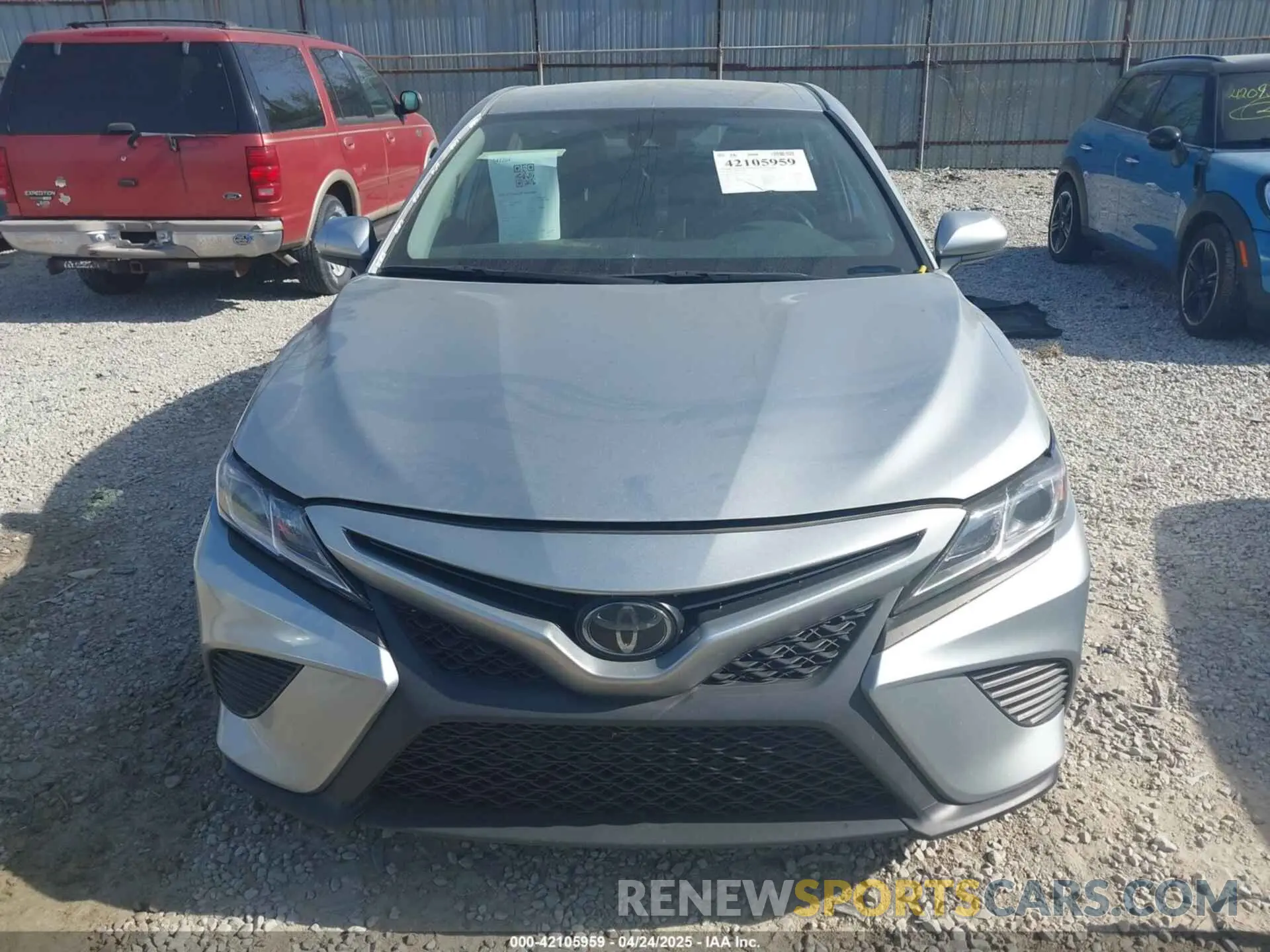 13 fotografías del automóvil dañado 4T1B11HK1KU827577 TOYOTA CAMRY 2019