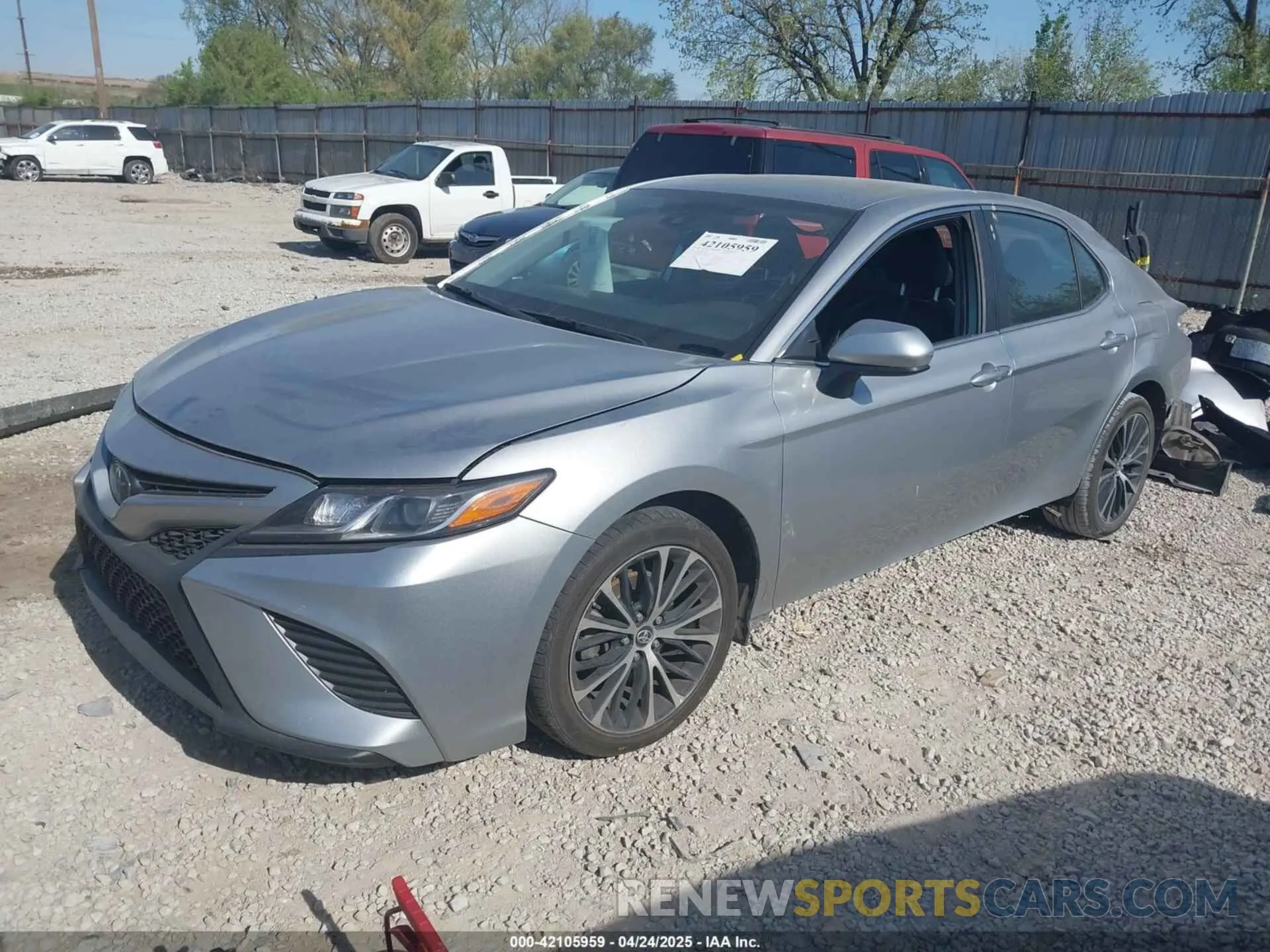 2 fotografías del automóvil dañado 4T1B11HK1KU827577 TOYOTA CAMRY 2019