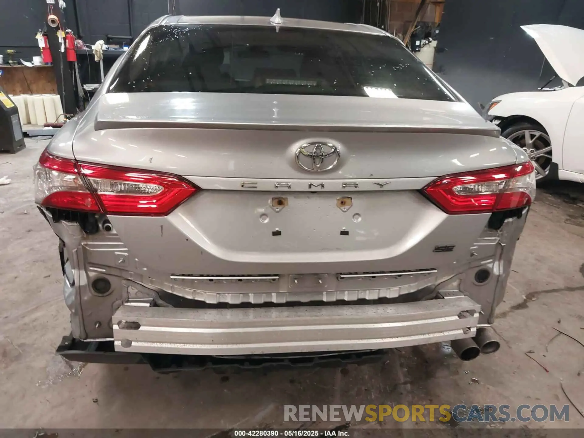 16 fotografías del automóvil dañado 4T1B11HK1KU834643 TOYOTA CAMRY 2019