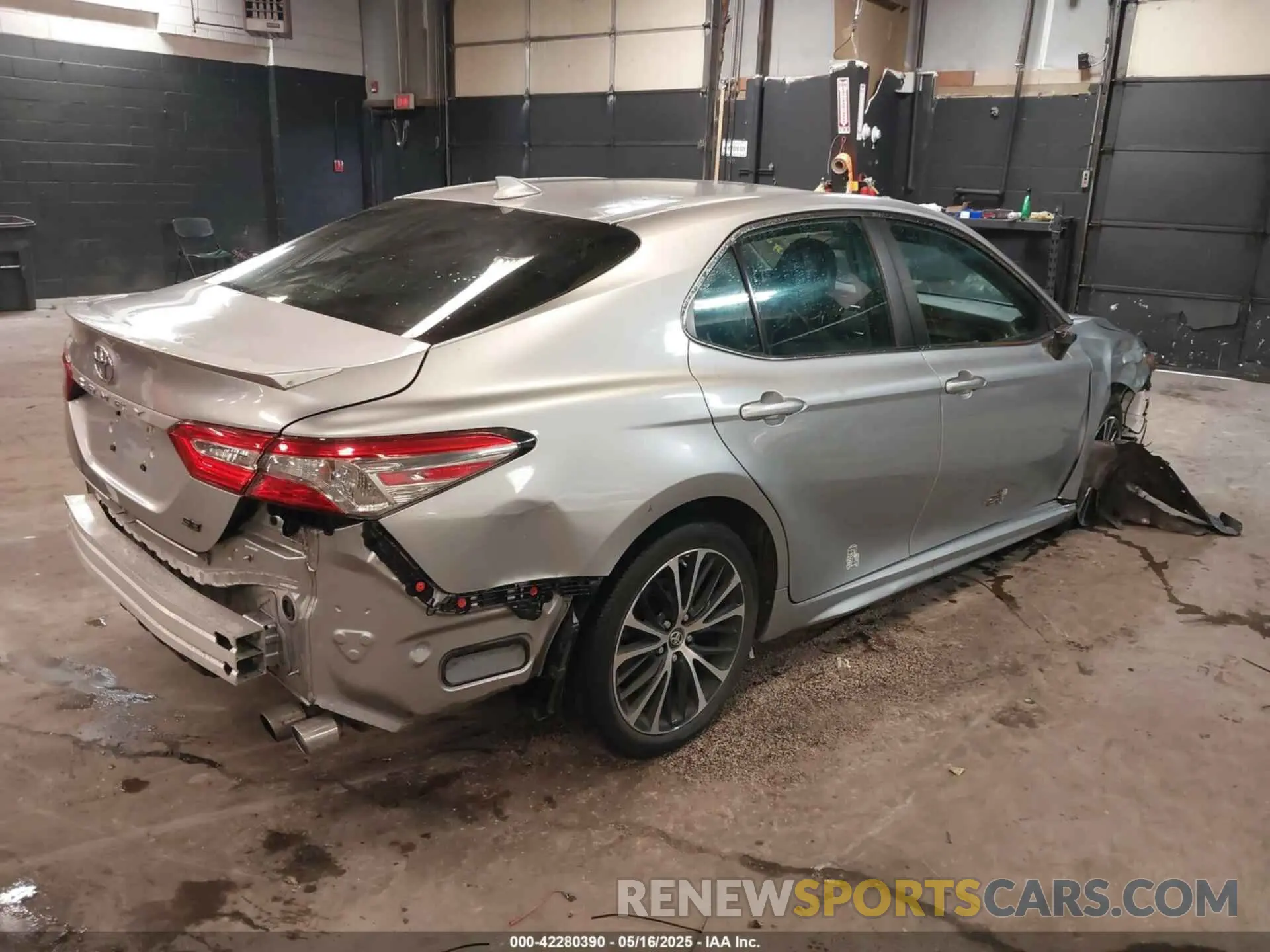 4 fotografías del automóvil dañado 4T1B11HK1KU834643 TOYOTA CAMRY 2019