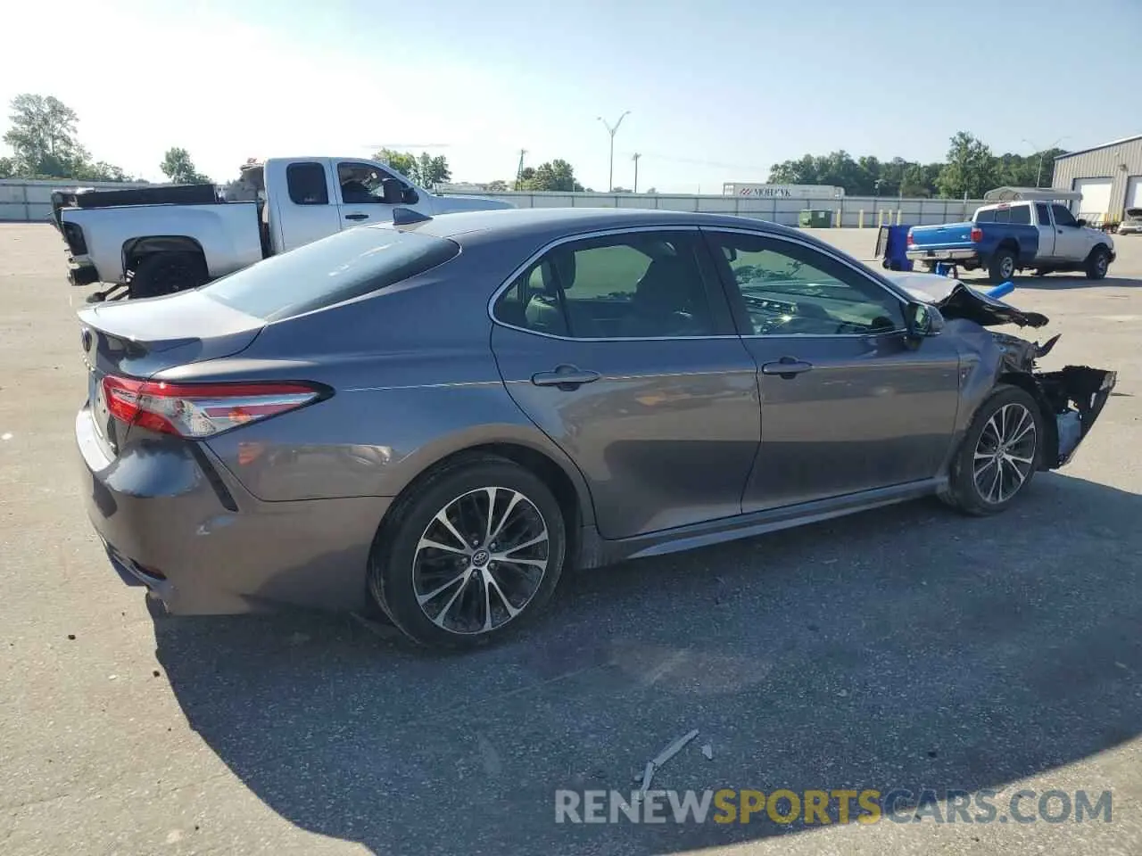 3 fotografías del automóvil dañado 4T1B11HK1KU838580 TOYOTA CAMRY 2019