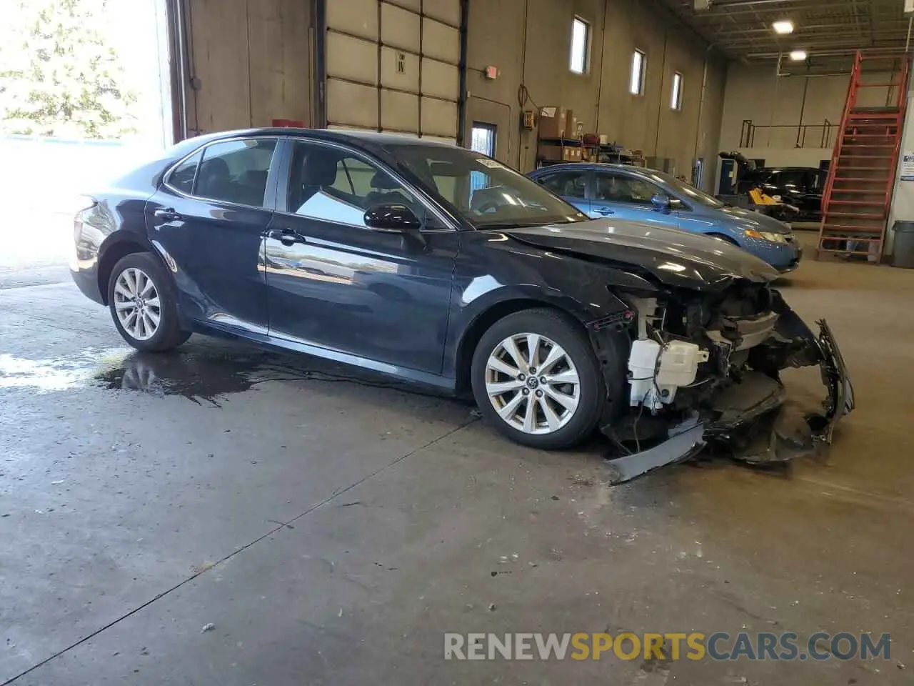 4 fotografías del automóvil dañado 4T1B11HK1KU846873 TOYOTA CAMRY 2019