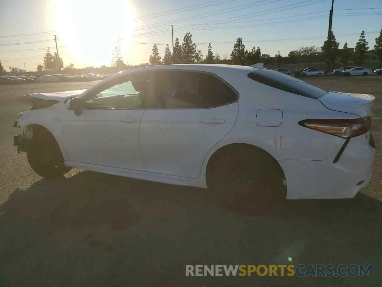2 fotografías del automóvil dañado 4T1B11HK1KU851829 TOYOTA CAMRY 2019
