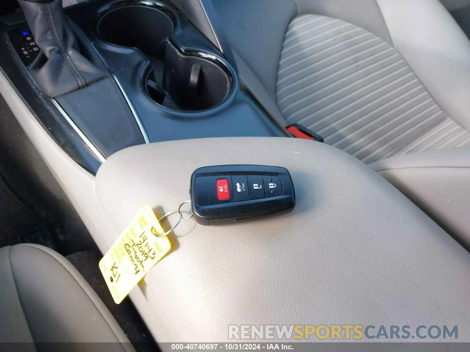 11 fotografías del automóvil dañado 4T1B11HK1KU855430 TOYOTA CAMRY 2019