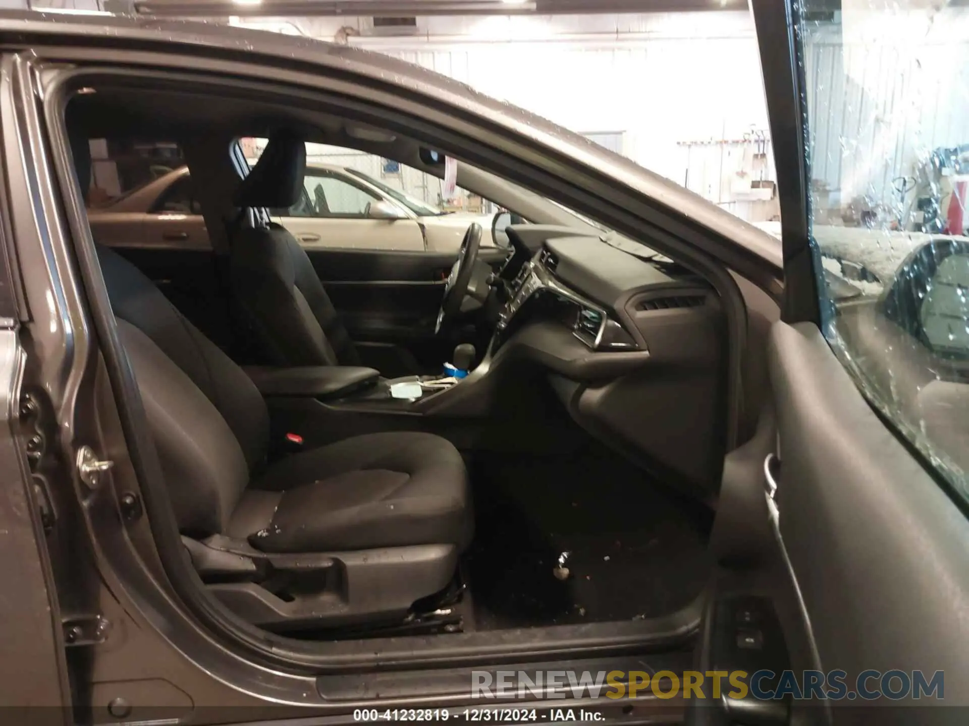 5 fotografías del automóvil dañado 4T1B11HK1KU855671 TOYOTA CAMRY 2019