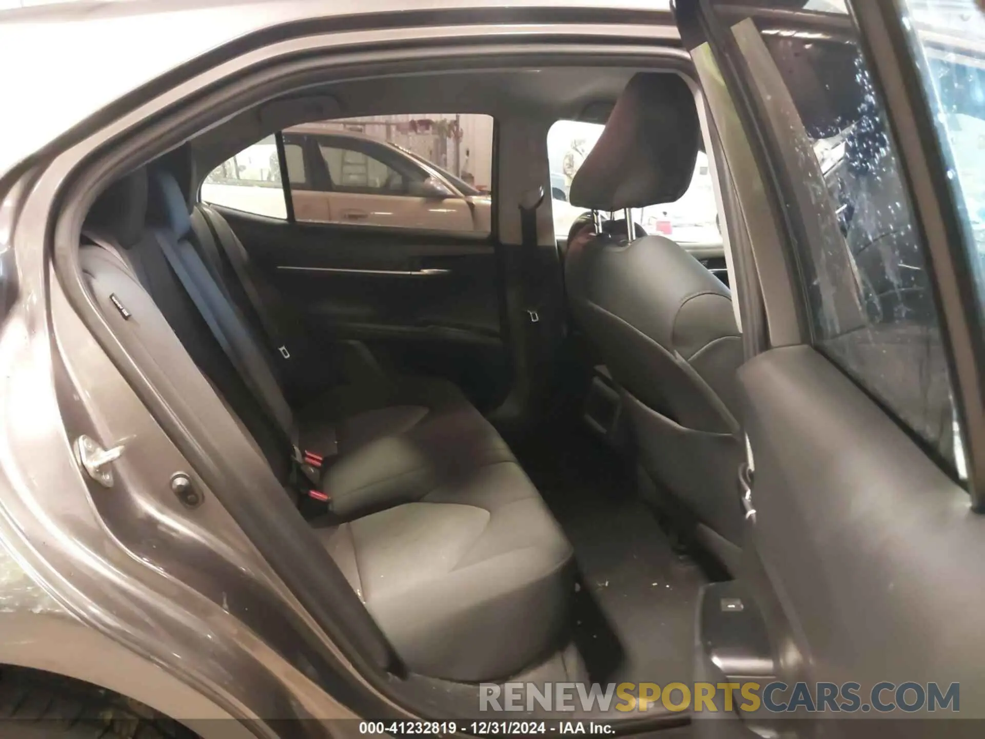 8 fotografías del automóvil dañado 4T1B11HK1KU855671 TOYOTA CAMRY 2019