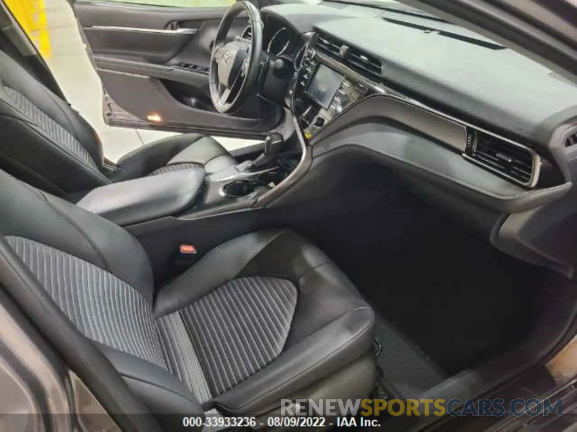 5 fotografías del automóvil dañado 4T1B11HK2K4272218 TOYOTA CAMRY 2019