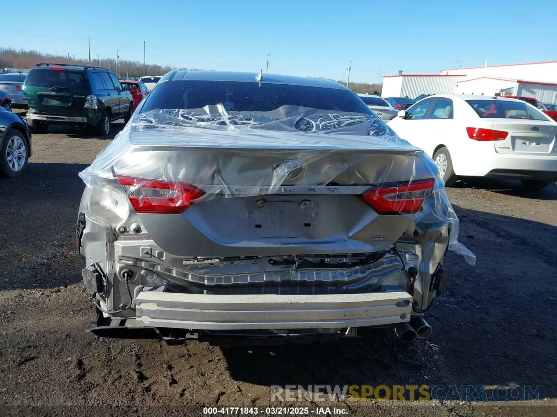 16 fotografías del automóvil dañado 4T1B11HK2K4776347 TOYOTA CAMRY 2019